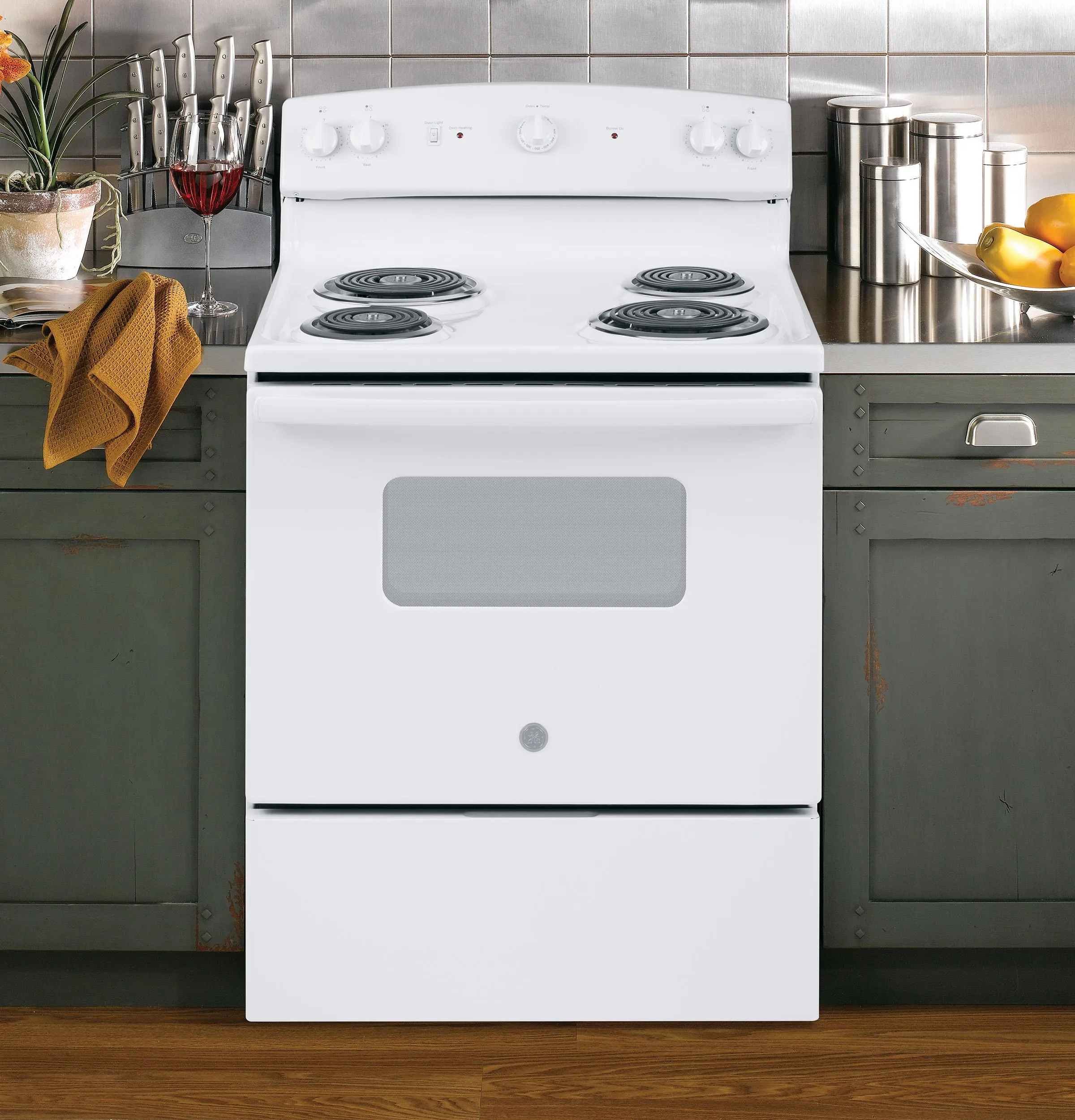 JBS160DMWW GE® ENERGY STAR® 30" Free-Standing Electric Range