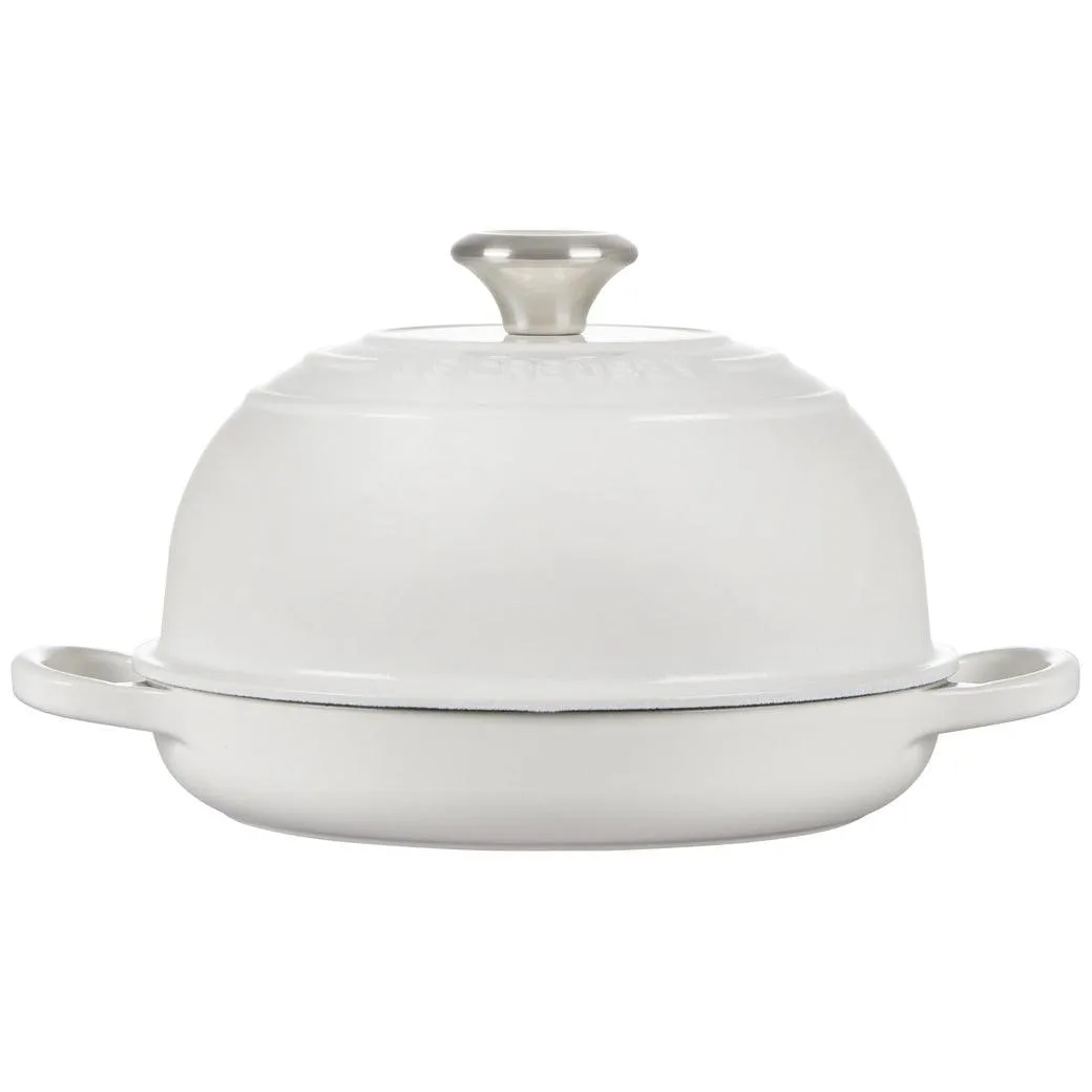 Le Creuset 9.5″ (1.75 qt.) Signature Bread Oven