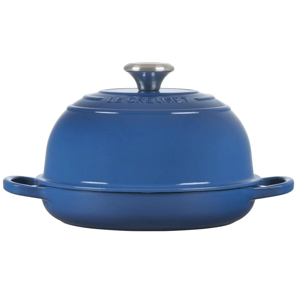 Le Creuset 9.5″ (1.75 qt.) Signature Bread Oven