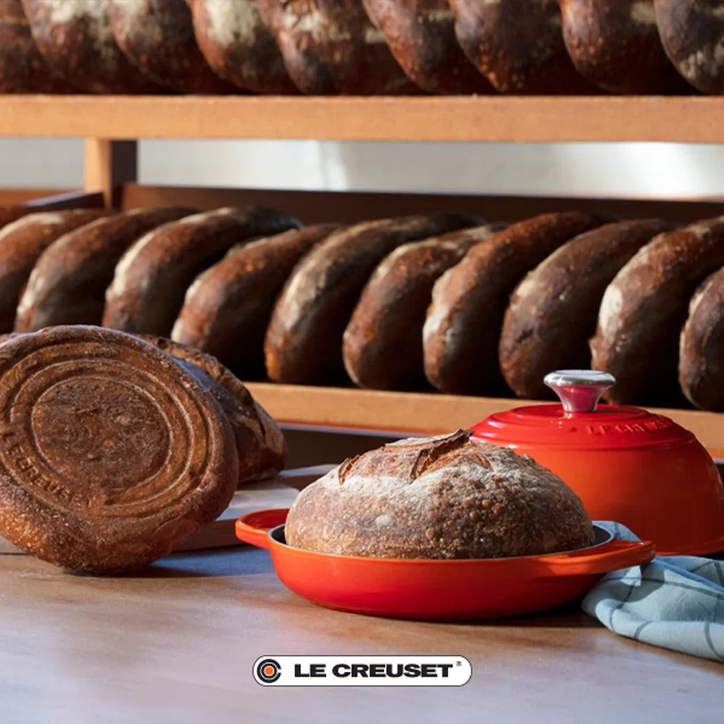 Le Creuset 9.5″ (1.75 qt.) Signature Bread Oven