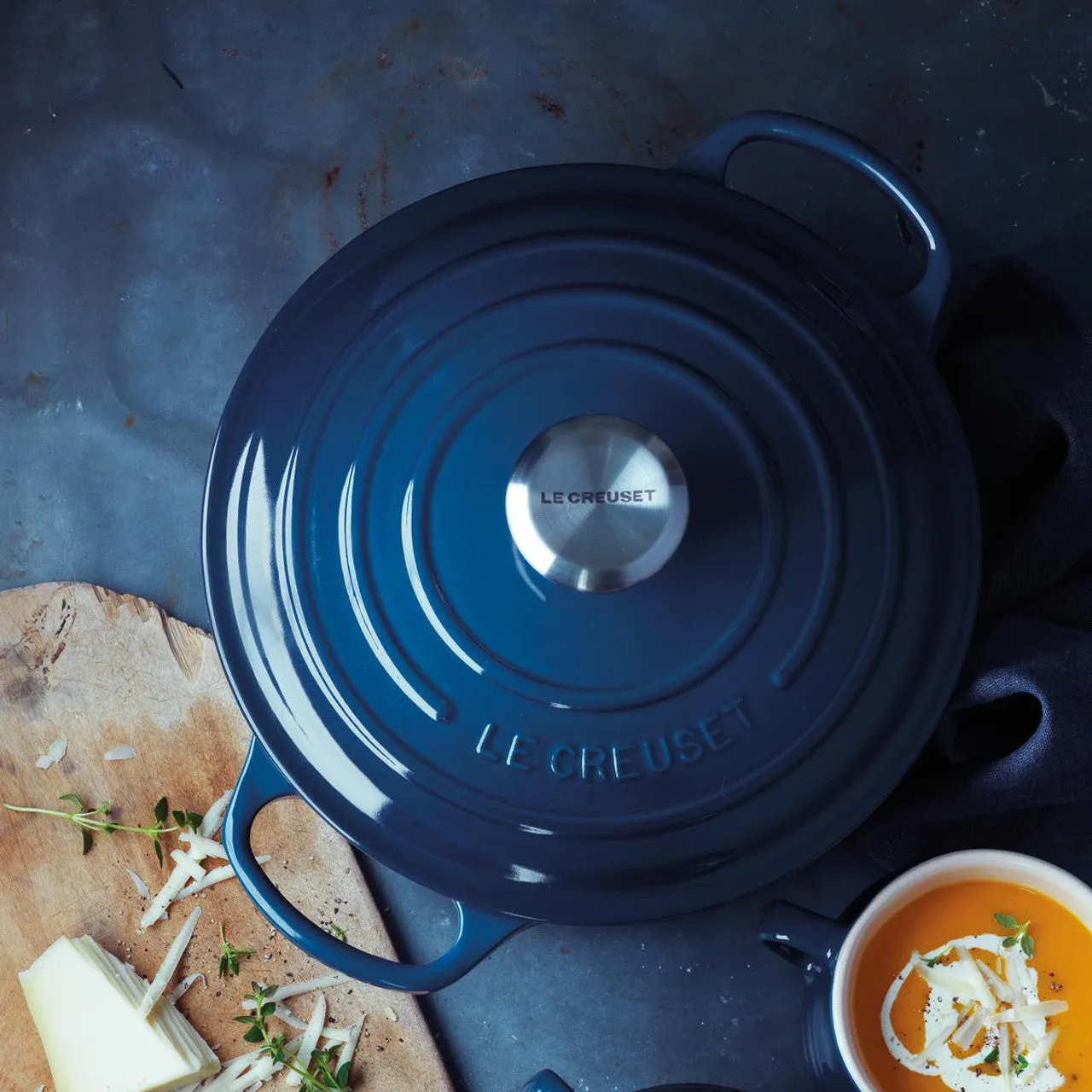 Le Creuset Signature Cast Iron Round Casserole