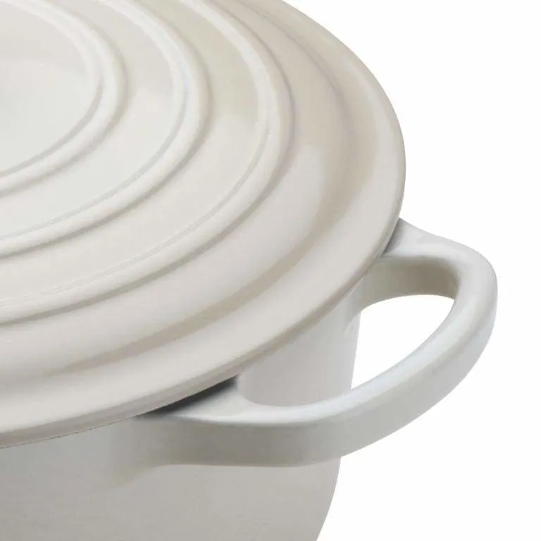 Le Creuset Signature Cast Iron Round Casserole